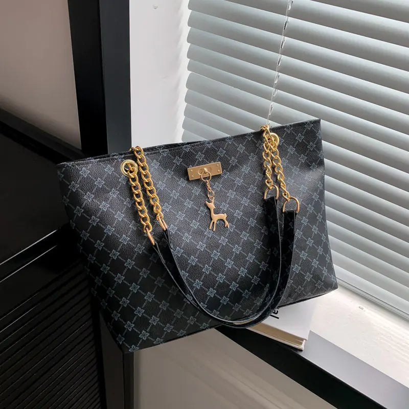 Bolsa de Ombro com Corrente Texturizada Retrô